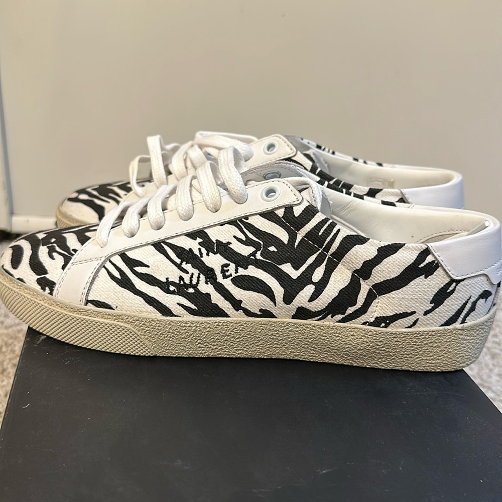 Saint Laurent SL/06 signature sneaker size 37